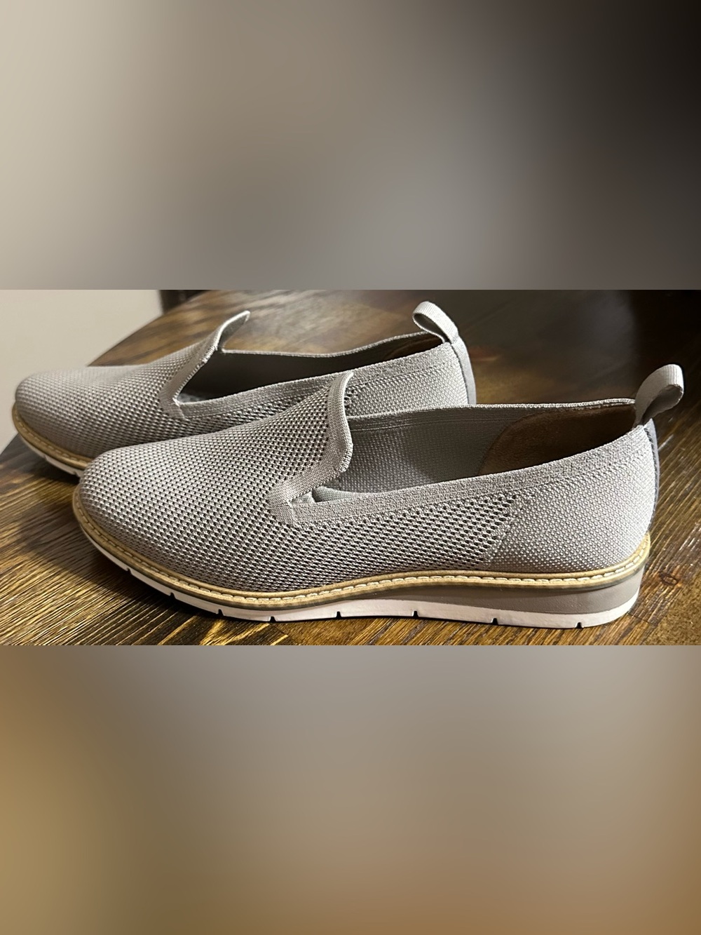 Ladies Me Too slip ons size 7M
